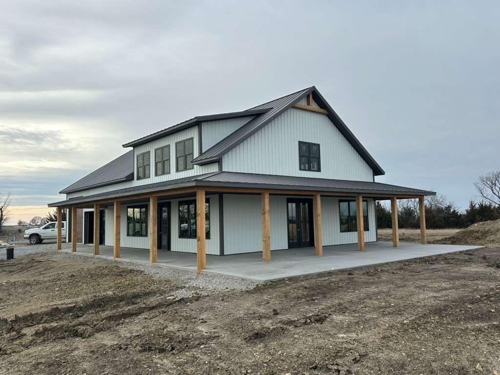 post frame building contractors in Leavenworth County