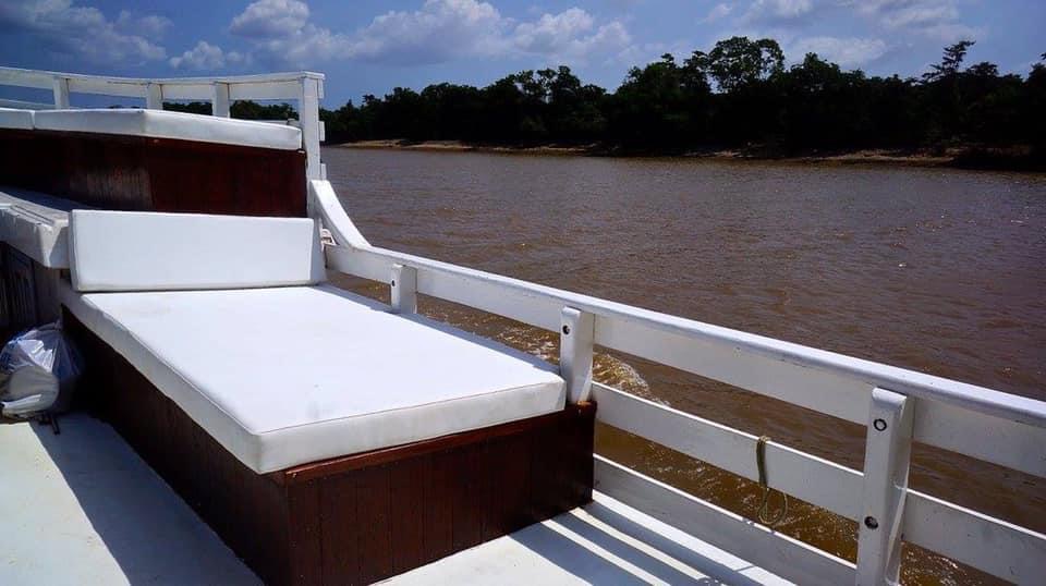 Interior do Barco Santarém Discus - Vista interna