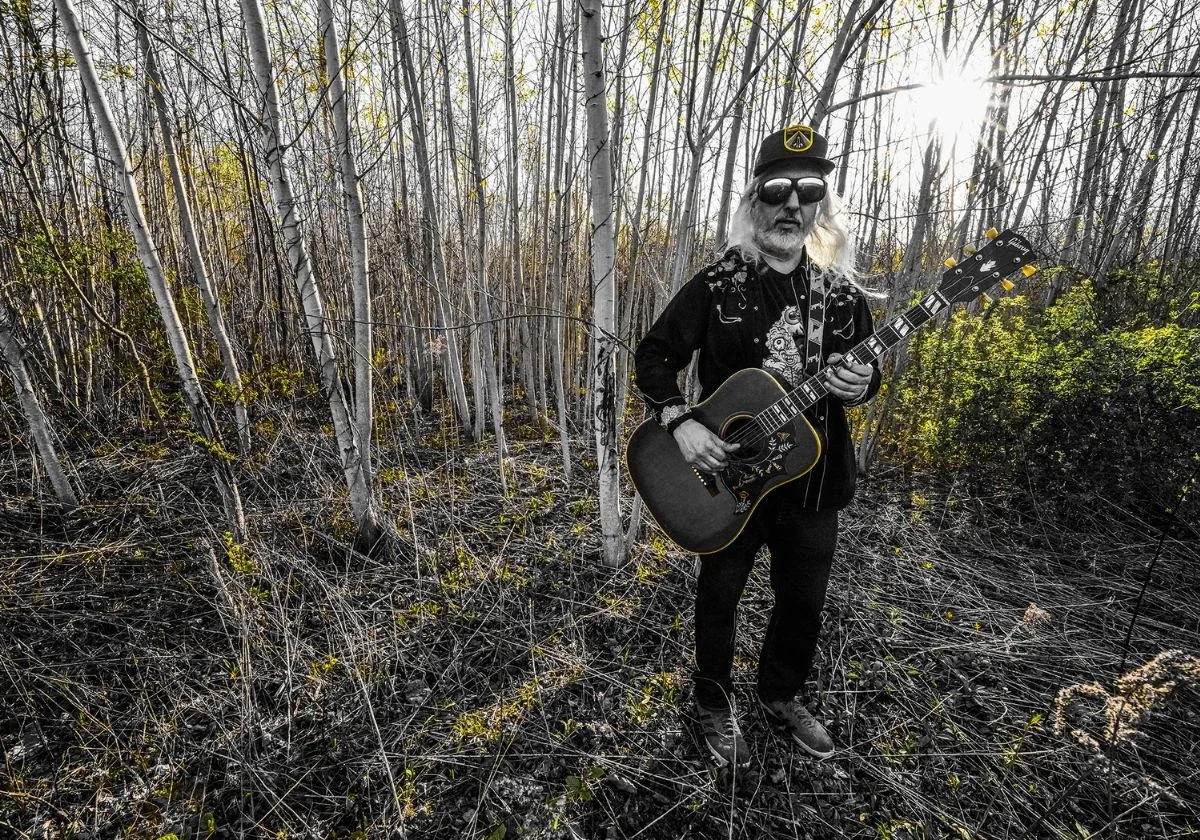 J Mascis