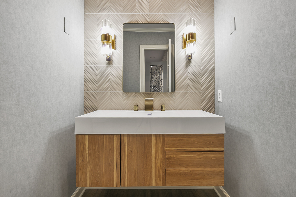 Chris Eliot Ct, Powder Room