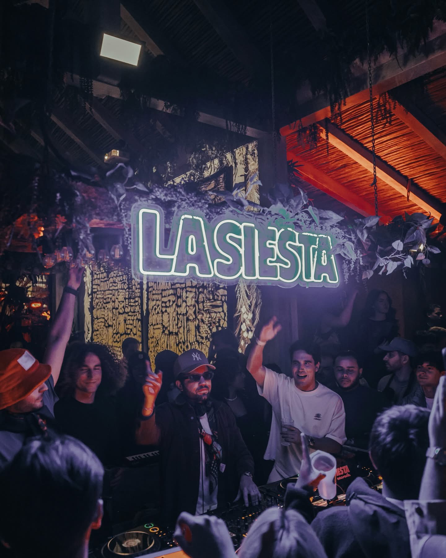LA SIESTA