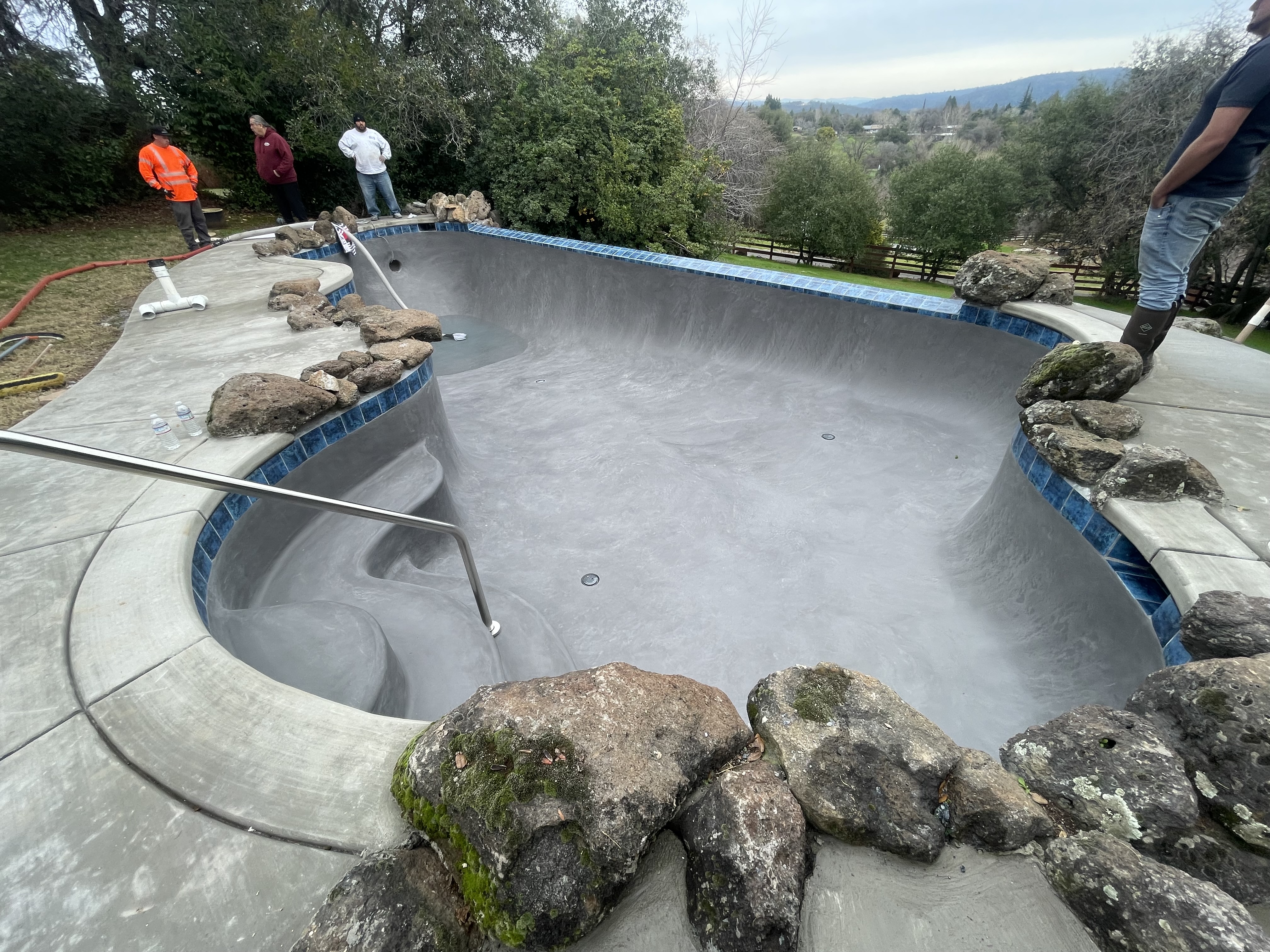 Pool with spa combination in Sacramento