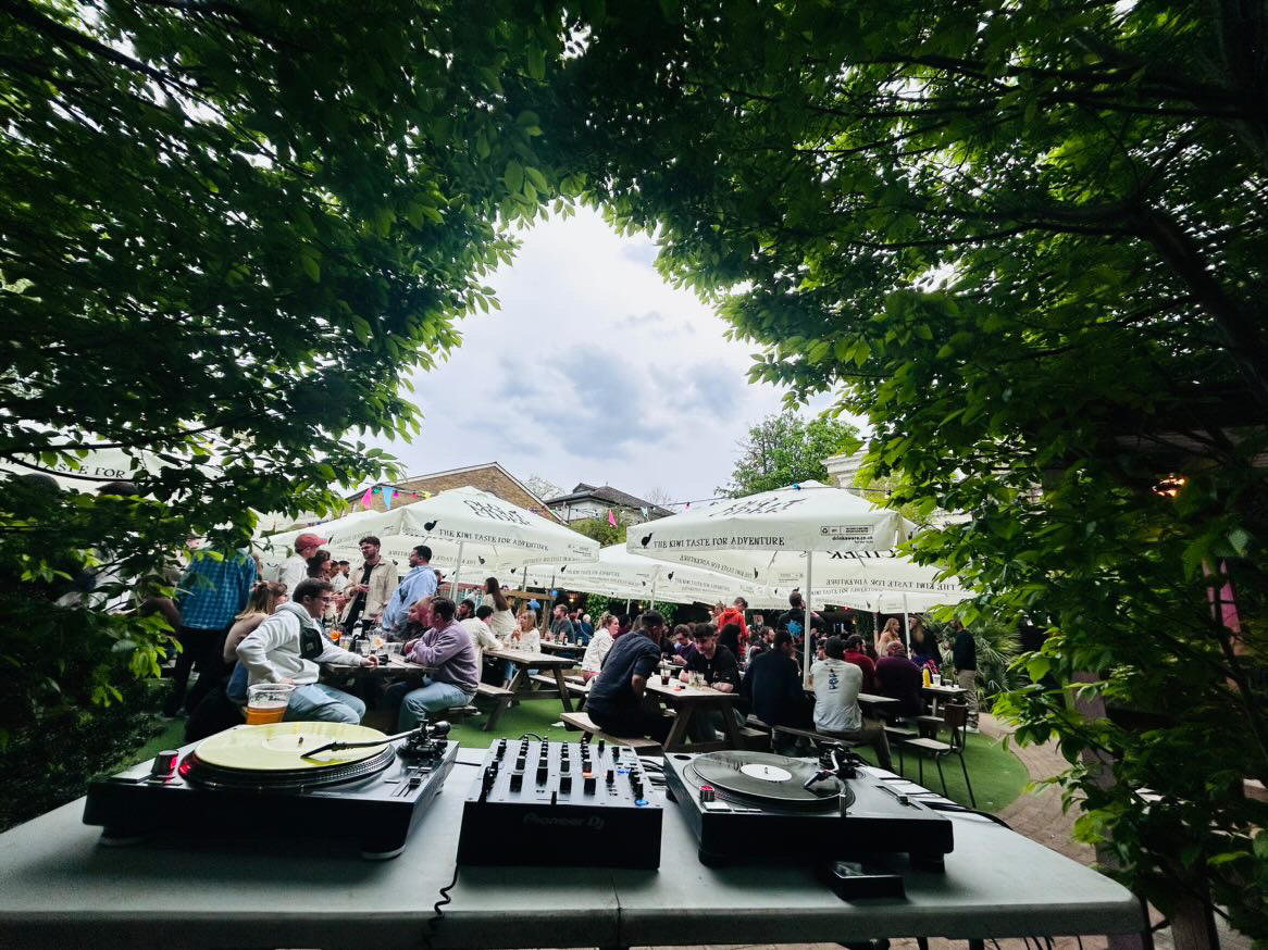 RESIDENT DJS - DAY TO NIGHT PARTY @ THE TAVERN