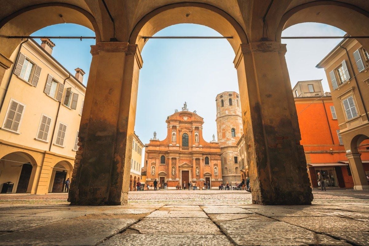 Reggio Emilia — Cartello QR GetYourGuide Emilia Romagna