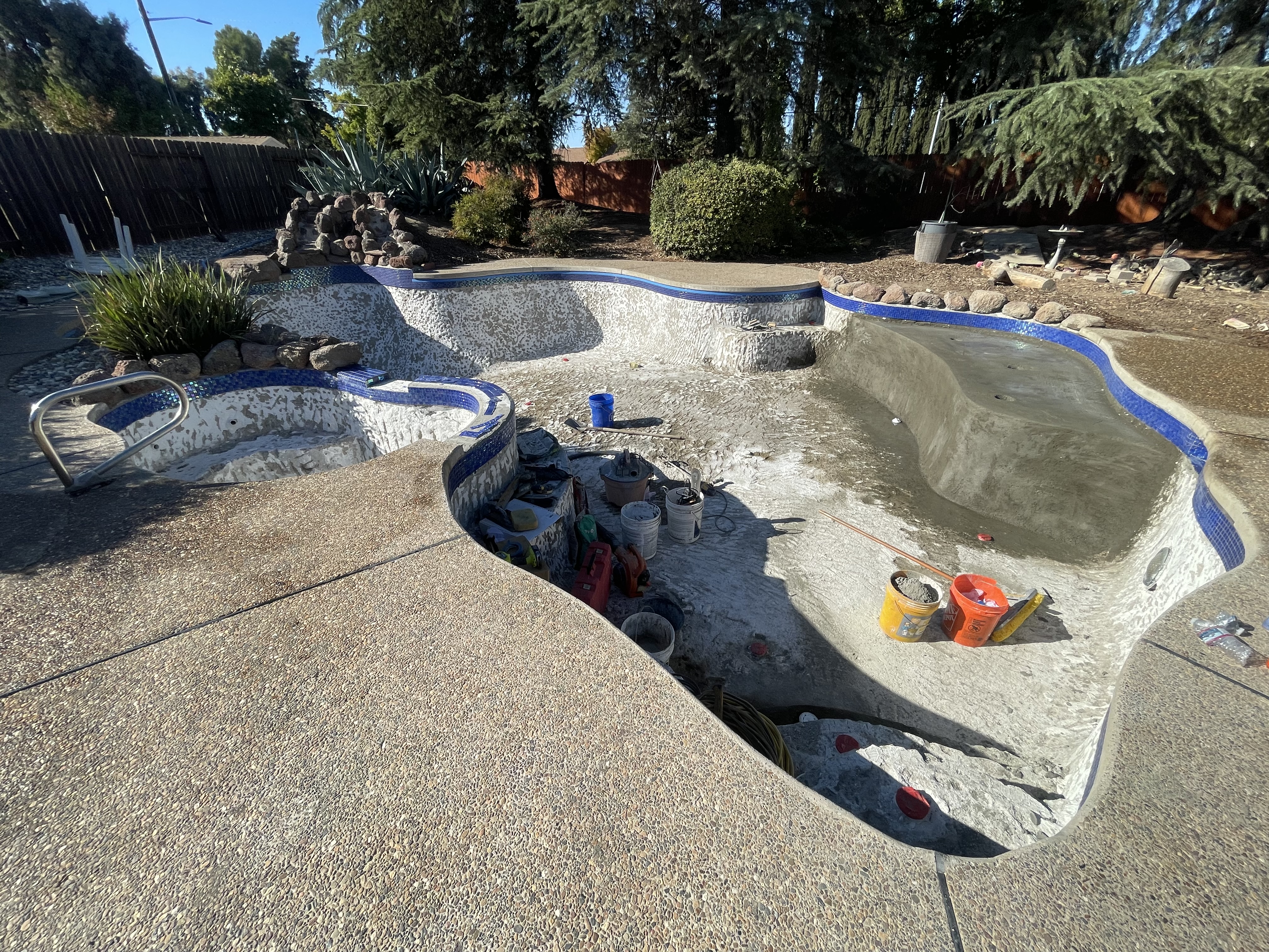 Sacramento pool project by Phenomenal Pool & Landscape