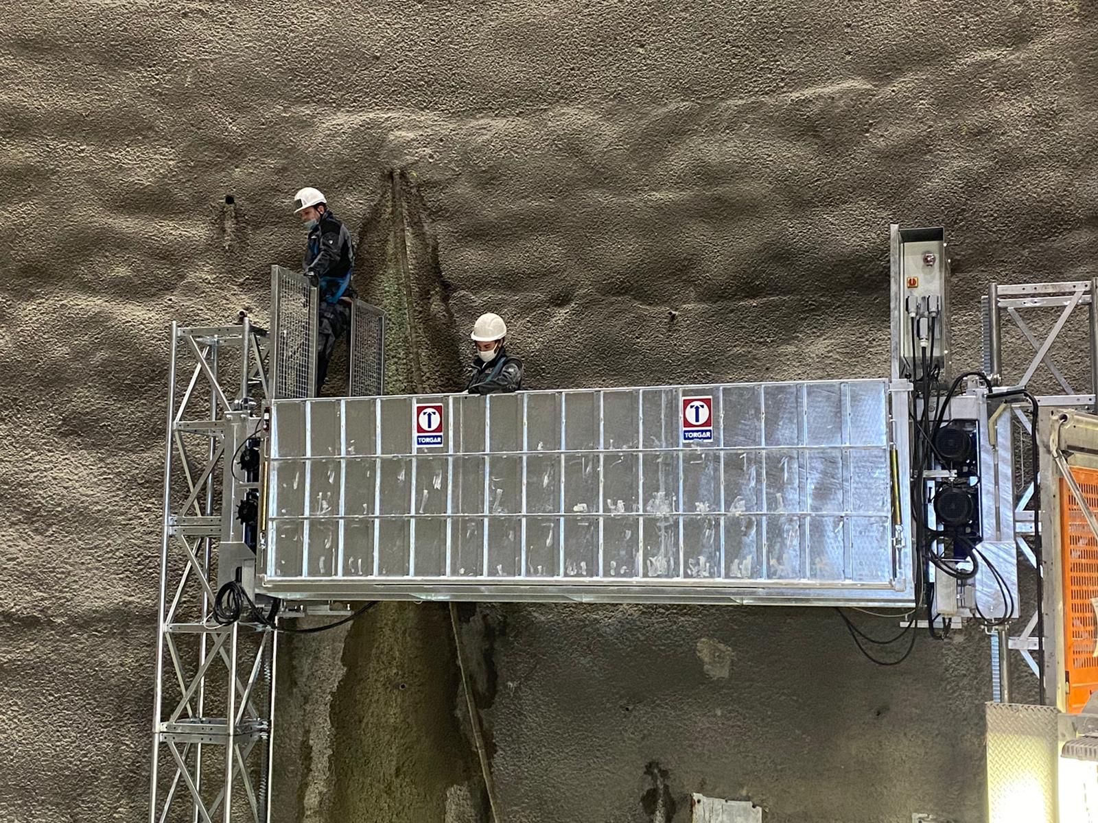 Dynamic Hoisting and Scaffolding | Gallery