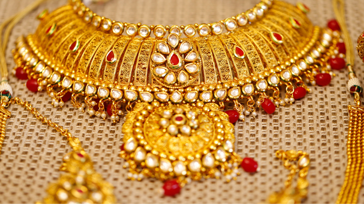 Vintage Jewelry Buyer in Lee’s Summit