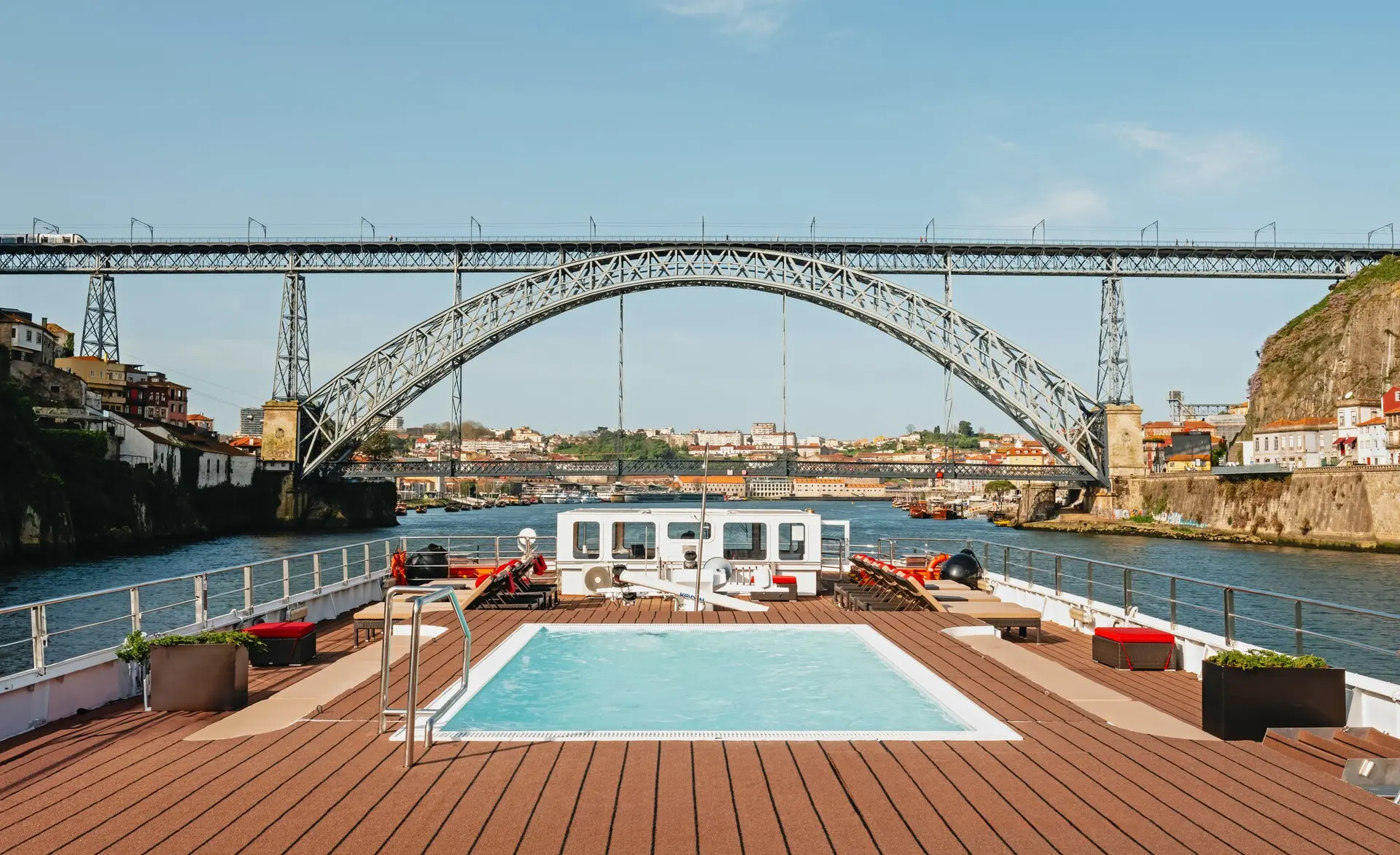 AmaReina - Sun Deck Pool