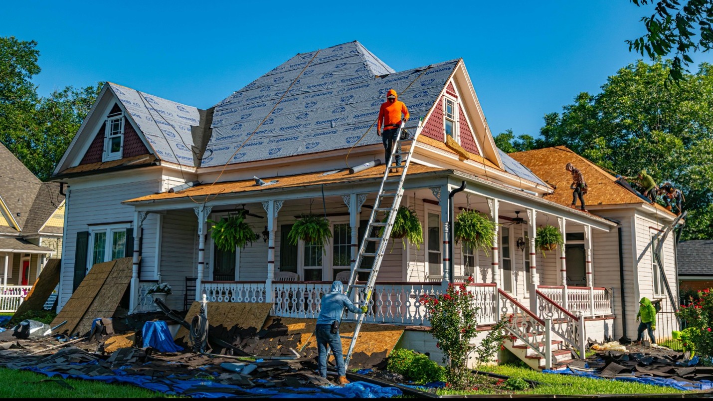 residential roof repair company in Hermitage