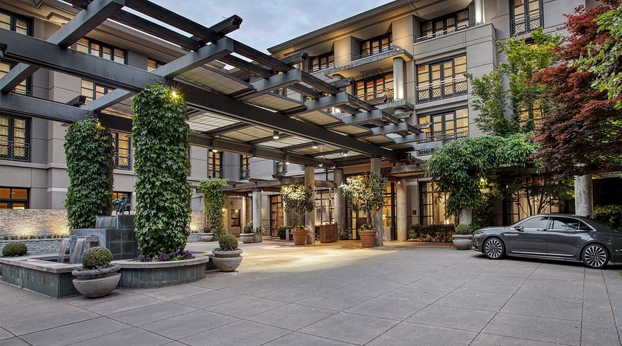 Bellevue Club Stay