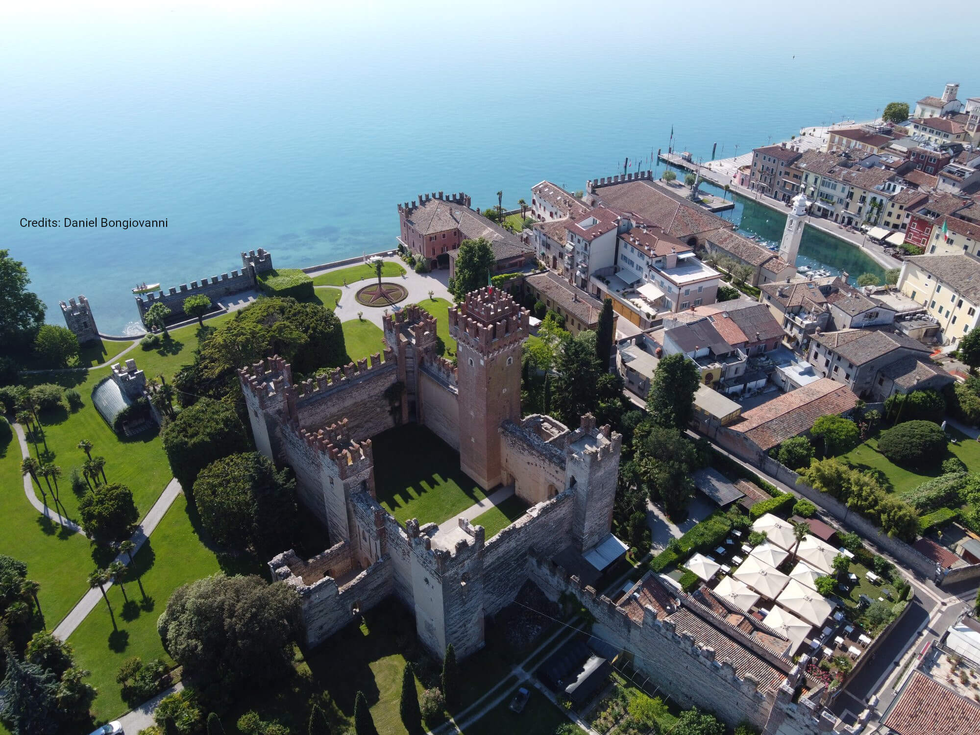 Lazise — Cartello QR GetYourGuide Veneto
