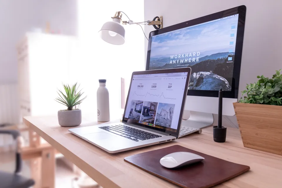 7 Essential Reasons Your Small Business Needs a High-Performing Website Now