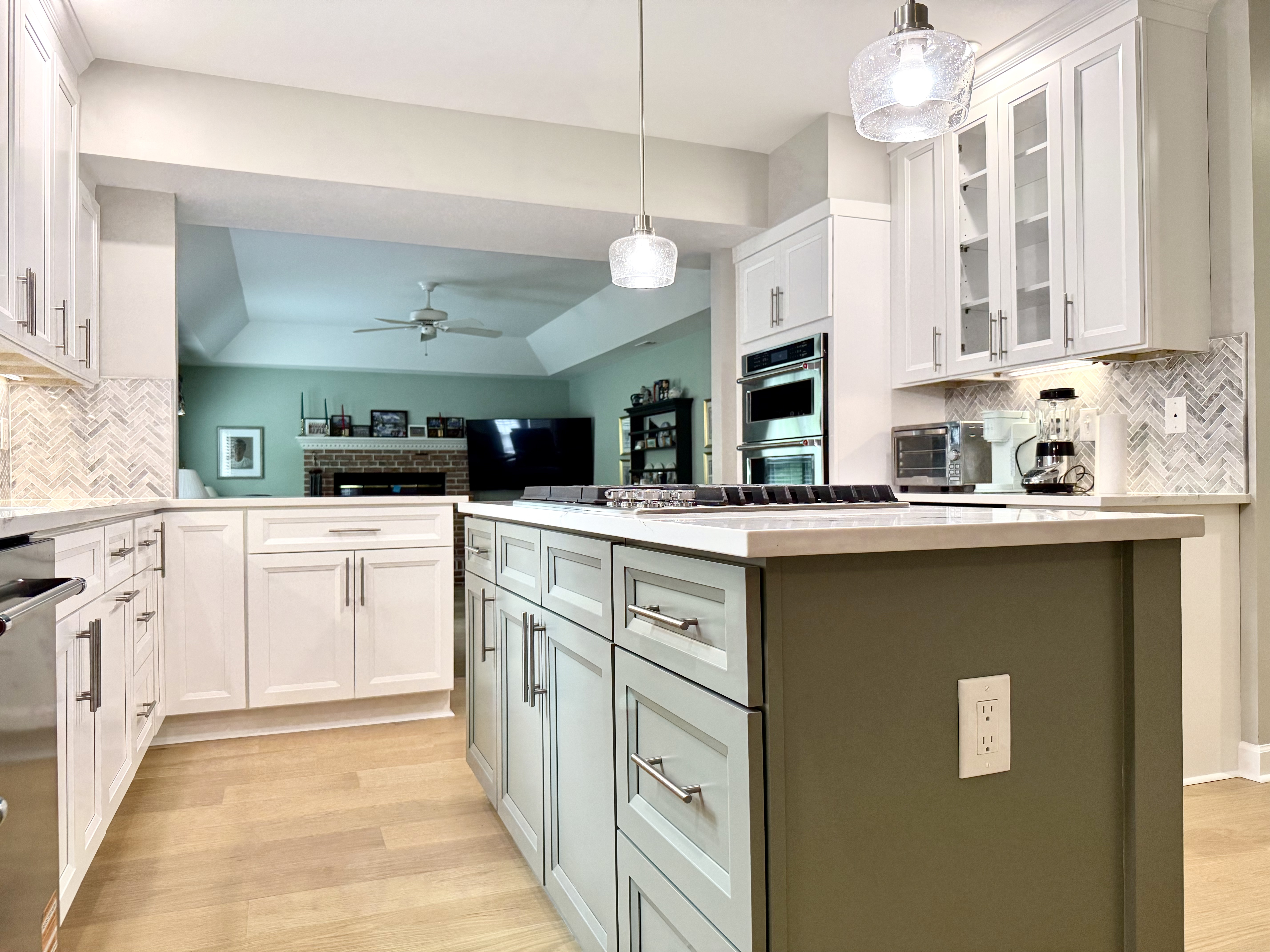 Mayfair Field Dr, Kitchen