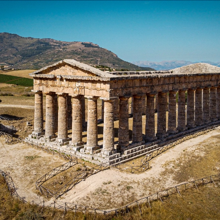 Segesta — Cartello QR GetYourGuide Sicilia