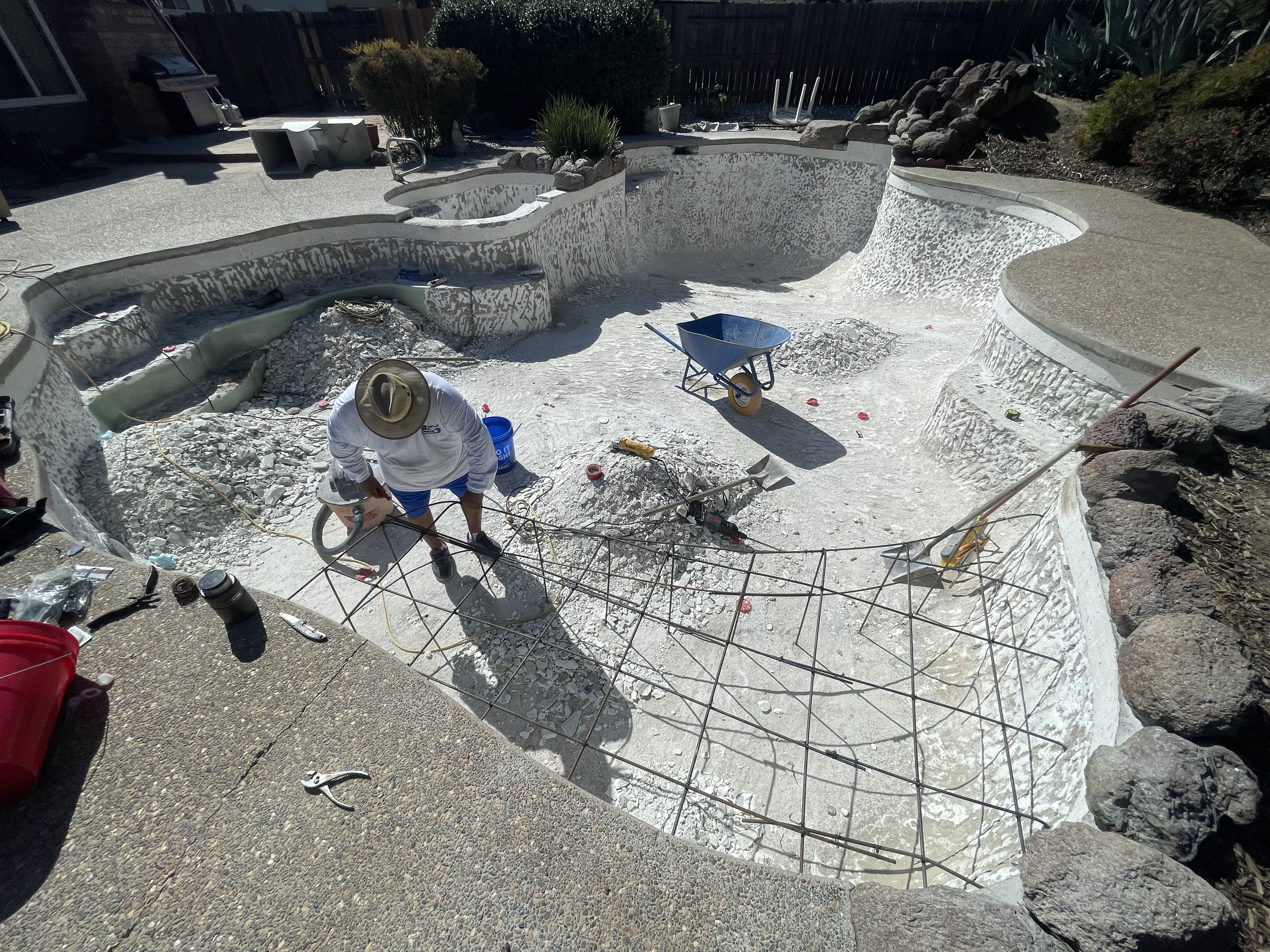 Sacramento pool project by Phenomenal Pool & Landscape