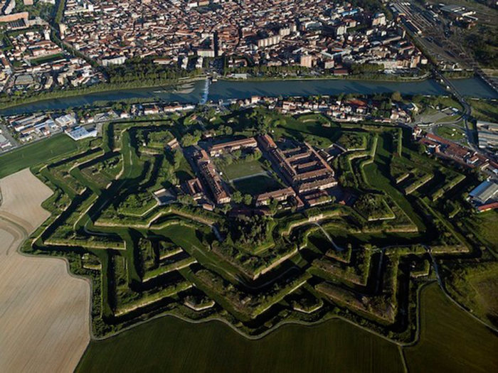 Alessandria — Cartello QR GetYourGuide Piemonte